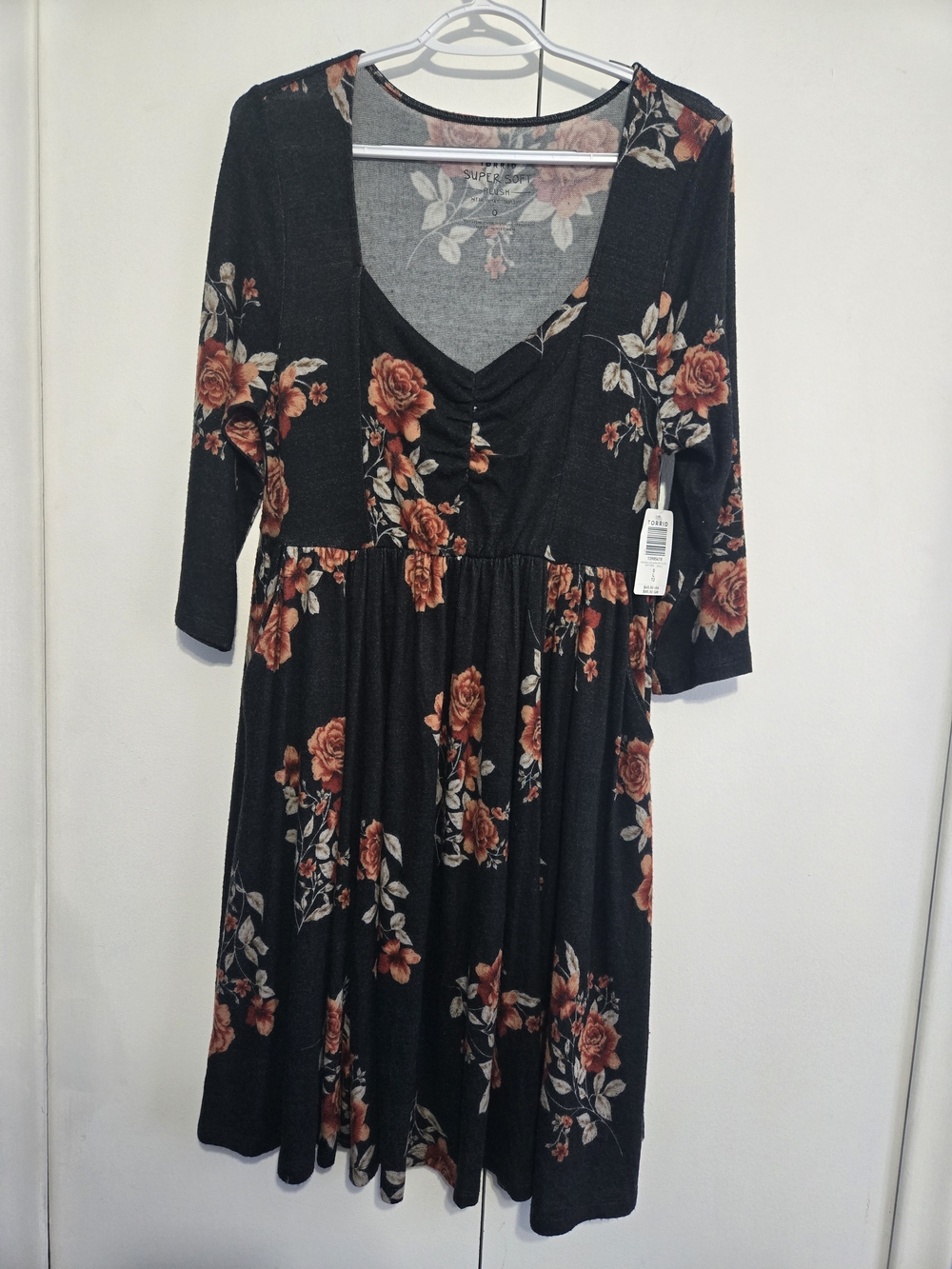 NWT Torrid Super Soft Plush Floral Dress Size 0 (L 12) Black Rose Midi